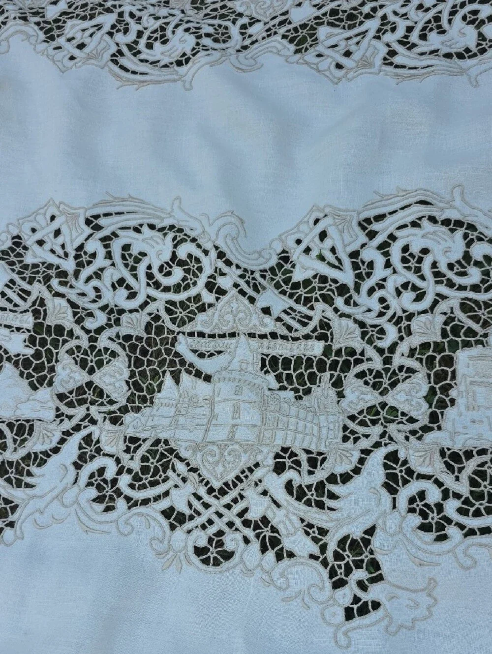 Joan Of Arc Art  Cutwork Tablecloth Tatting Techniq TUDOR OR STORYBOOK STYLE